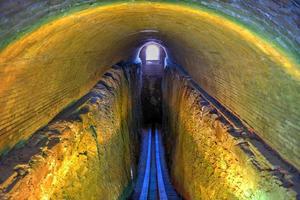 das ulgh-beg-observatorium in samarkandusbekistan, das in den 1420er jahren von dem astronomen ulugh beg erbaut wurde, gilt unter gelehrten als eines der schönsten observatorien der islamischen welt foto