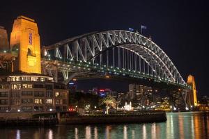 Sydney Harbour Bridge bei Nacht foto