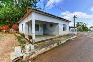 polizeistation in der kleinen ländlichen stadt crucesitas kuba in der nähe von cienfuegos foto