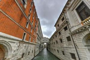 der Dogenpalast in Venedig, Italien foto