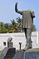 DR. Kwame Nkrumah verwüstete Statue foto