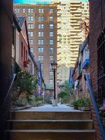 pomander walk ein kooperativer apartmentkomplex in manhattan, new york city, gelegen an der oberen westseite zwischen dem broadway und der west end avenue in new york city foto