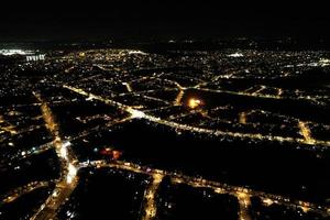 Luftaufnahme der Stadt bei Nacht foto