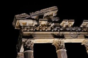 apollo-tempel in der antiken stadt side in antalya, turkiye foto