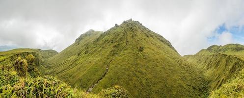 Mount Pelee grüner Vulkan Hangpanorama, Martinique, französisches überseeisches Departement foto