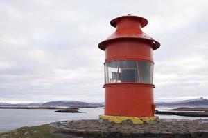 roter leuchtturm island foto