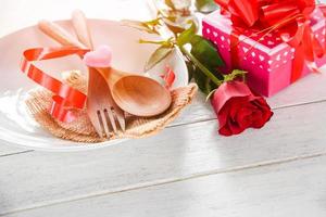 valentines dinner romantisches liebesessen und liebeskochkonzept foto