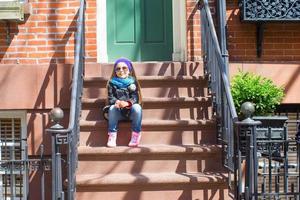 kleines Mädchen im historischen Viertel von West Village foto