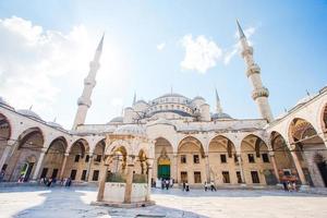 Innenhof der Blauen Moschee - Sultan Ahmed oder Sultan Ahmet Moschee in der Stadt Istanbul. foto