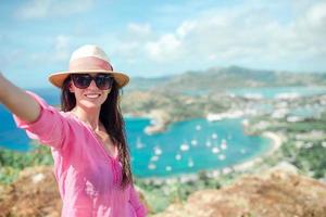 Blick auf den englischen Hafen von Shirley Heights, Antigua, Paradise Bay auf der tropischen Insel in der Karibik foto