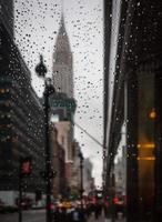 Chrysler Building an einem bewölkten Abend foto