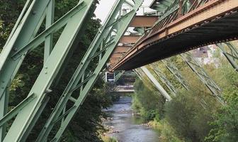 wuppertaler schwebebahn wuppertaler schwebebahn foto