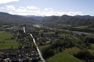 borghetto di borbera pemonte italien dorf luftbild panorama foto