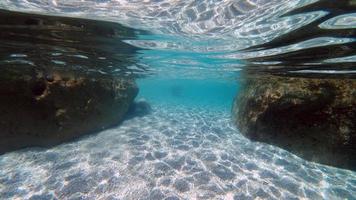 sardinien kristallwasser unterwasseransicht beim tauchen foto