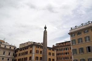 montecitorio-palastplatz und obeliskansicht foto