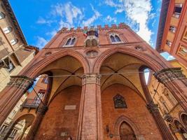 bologna italien mittelalterliche gebäude haus in mercanzia place foto