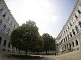 hauptgebäude der karl franzens universität graz foto