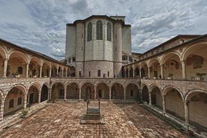 Rückseite der Assisi-Kuppel italienische Basilika des Heiligen Franziskus foto