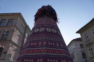 Ljubljana Patchwork-Weihnachtsbaum aus Wolle foto