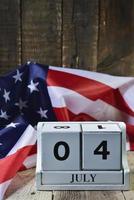 Amerikanische Flagge auf Holzuntergrund foto