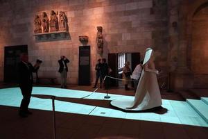 new york, usa - 27. mai 2018 - himmelskörper mode und die katholische phantasie im met museum foto