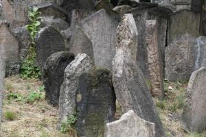 jüdischer alter friedhof in prag foto