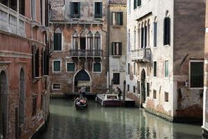 Venedig, Italien - 15. September 2019 - Gondelfahrt in Venedig foto