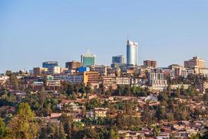 Panoramablick auf das Geschäftsviertel der Stadt Kigali, Ruanda, 2016 foto