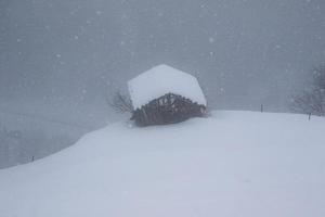 Winterlandschaft in den österreichischen Alpen foto