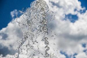 Wasserspritzer am Himmel foto