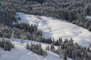 Winterlandschaft in den österreichischen Alpen foto