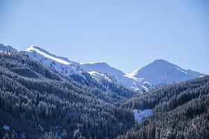 Winterlandschaft in den österreichischen Alpen foto