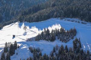 Winterlandschaft in den österreichischen Alpen foto