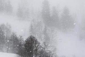 Winterlandschaft in den österreichischen Alpen foto