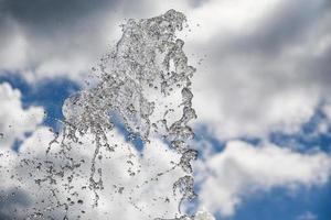 Wasserspritzer am Himmel foto