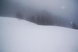 Winterlandschaft in den österreichischen Alpen foto