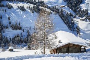 Winterlandschaft in den österreichischen Alpen foto