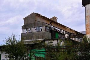 Stadtansicht mit Gebäuden und Häusern foto