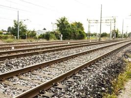 malerische Aussicht mit Bahngleisen foto