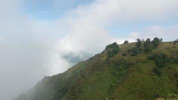 berglandschaftsansicht, berg prau dieng indonesien foto