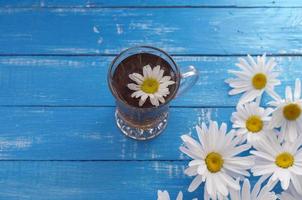 Kräutertee in einem Glas foto