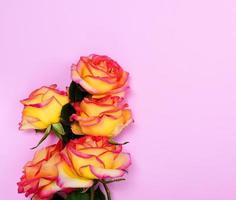 Strauß gelber Rosen foto