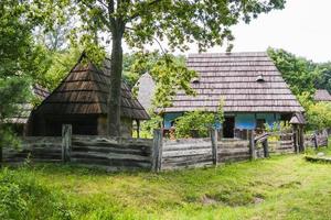 altes Landhaus in der Sommersaison foto