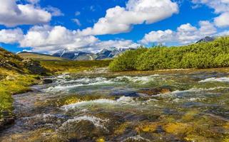 wunderschönes berg- und landschaftsnaturpanorama rondane nationalpark norwegen. foto