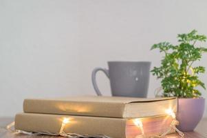 Bücher auf dem Schreibtisch foto