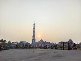 kostenloses Foto Sonnenuntergang mit muslimischer Moschee