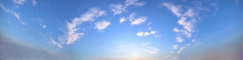 Wolken im Himmel foto