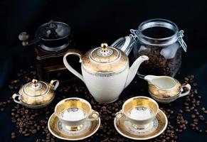 frisch geröstete braune Kaffeebohnen foto