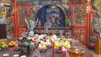 Malang, Indonesien, am 07. Januar 2023. Aufregung am chinesischen Silvester. deu ein Kiong-Tempel, ein Ort der Anbetung für drei Religionen, Konfuzianismus, Taoismus und Buddhismus. foto