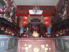 Malang, Indonesien, am 07. Januar 2023. Aufregung am chinesischen Silvester. deu ein Kiong-Tempel, ein Ort der Anbetung für drei Religionen, Konfuzianismus, Taoismus und Buddhismus. foto